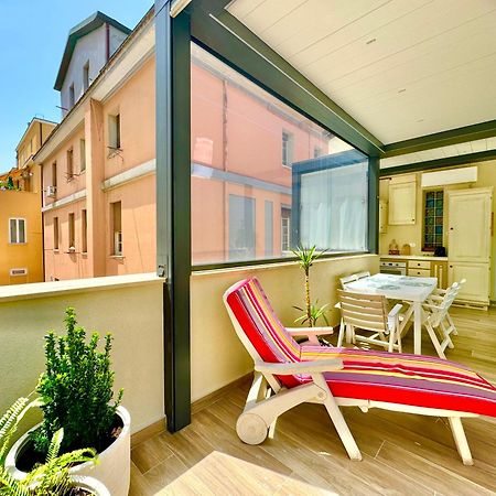 Pescara Centro Silenzioso E Confortevole Con Terrazzo Bioclimatico A 2 Minuti Dal Mare Eksteriør bilde
