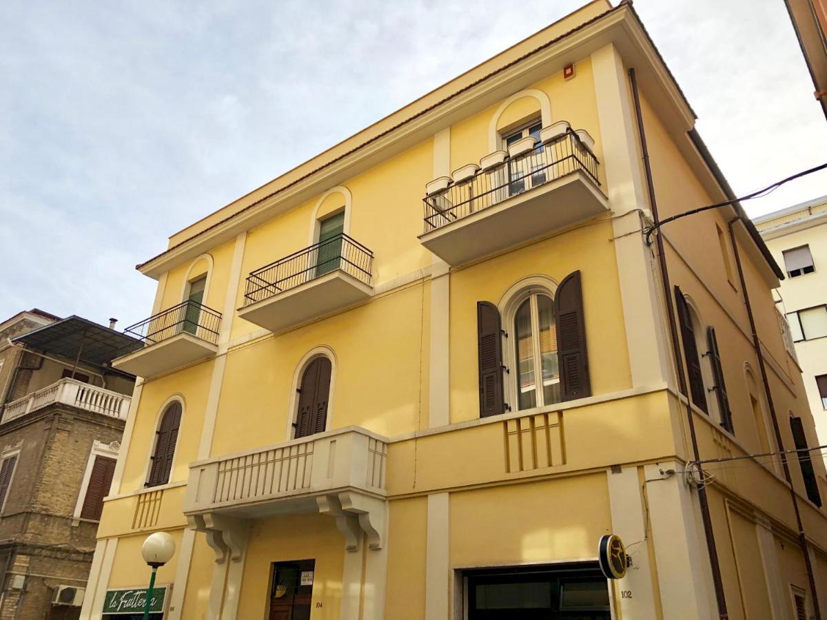 Pescara Centro Silenzioso E Confortevole Con Terrazzo Bioclimatico A 2 Minuti Dal Mare Eksteriør bilde